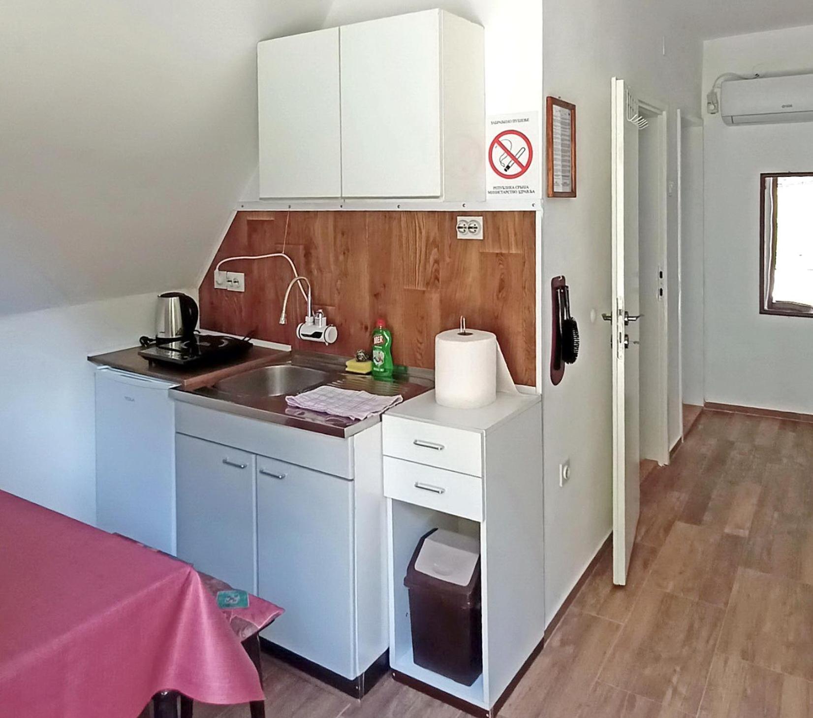 Apartman Duric Apartment Долни Милановац Екстериор снимка